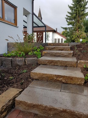 Scheuermann-Naturstein-Showroom-Blockstufen-07